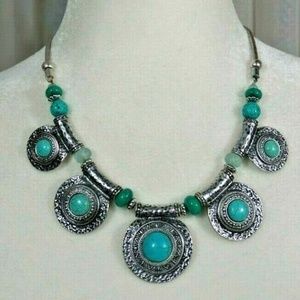 Laura Ashley turquoise southwest boho necklace